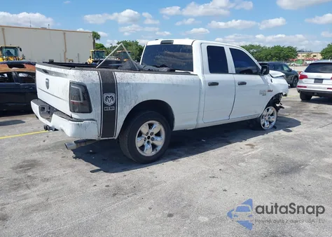 2019 Ram 1500 Classic Express 4X2 6'4 Box z USA, uszkodzony, nr VIN 1C6RR6FT6KS545782